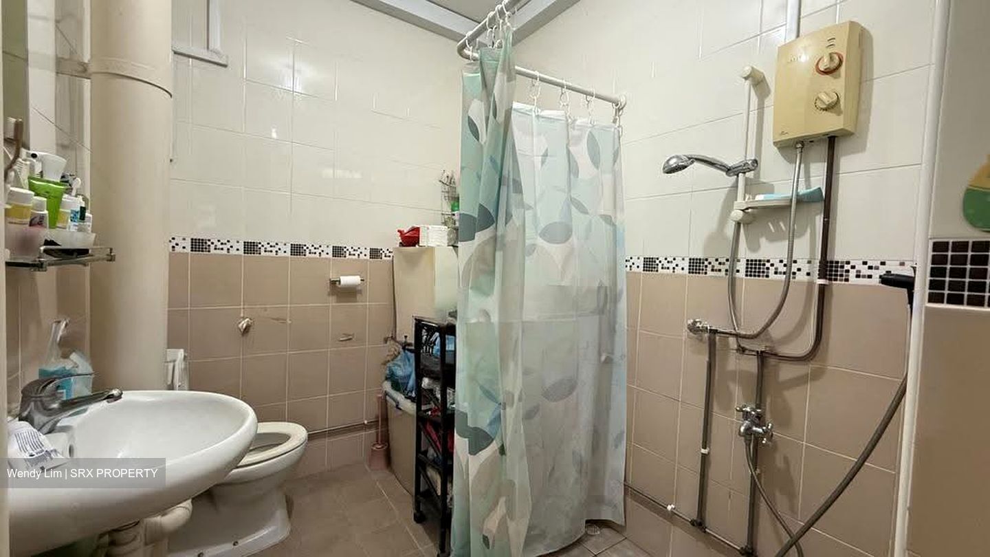 Blk 556 Jurong West Street 42 (Jurong West), HDB Executive #626501181